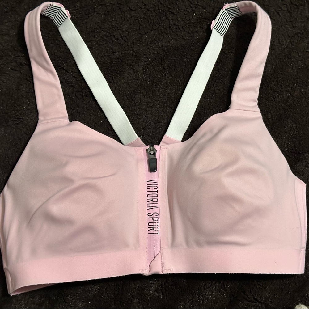 Victoria Secret Sport
Sports bra
Size: 34D
